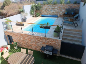 Maison vue sur mer avec piscine